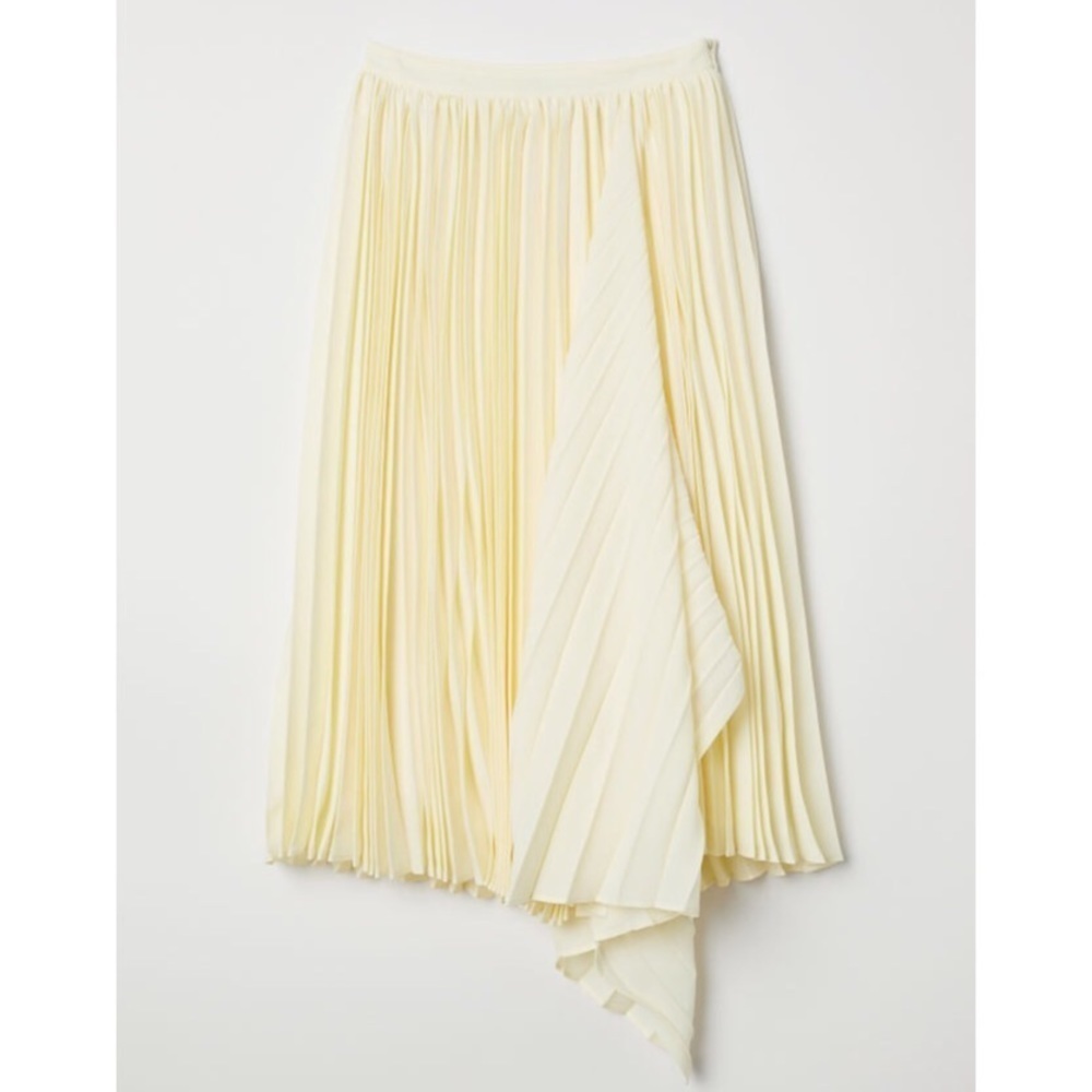 Asymmetrical Pleated Skirt​​​​ - Picture 5 of 8